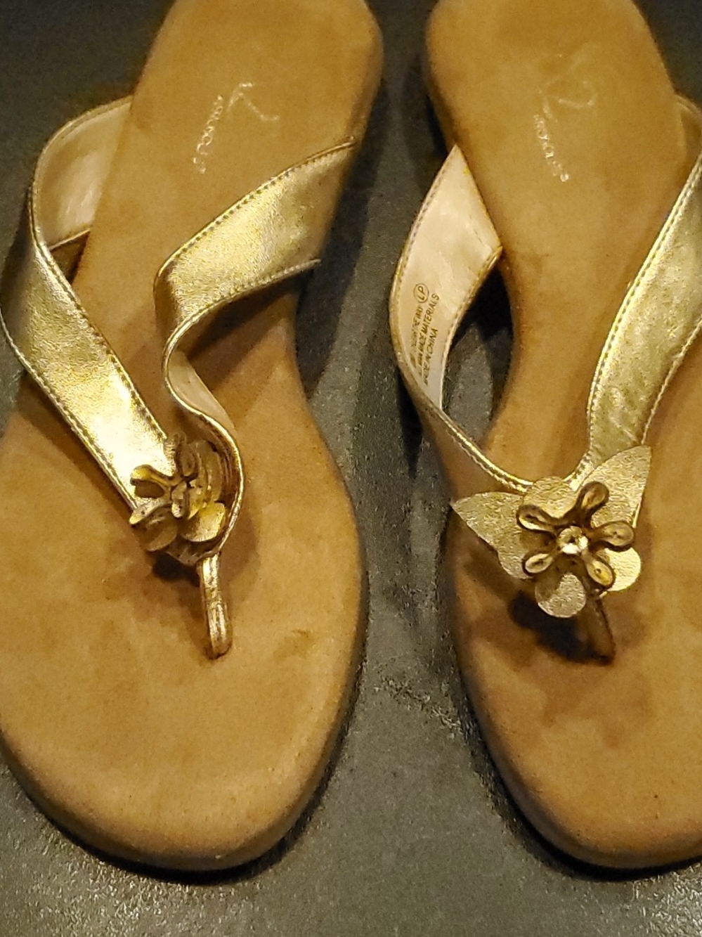 Aerosoles Flower Sandals Size 6